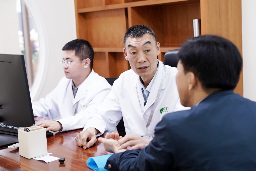 关于名中医团队入驻深圳的媒体报道图片
